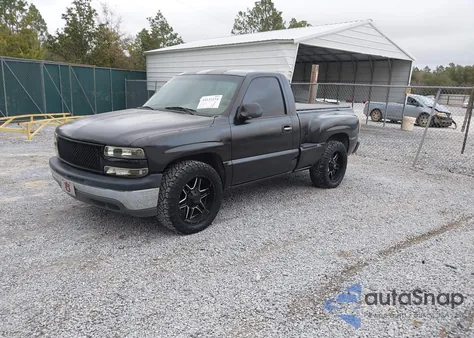 2002 Chevrolet Silverado 1500 z USA, uszkodzony, nr VIN 1GCEC14W72Z198852